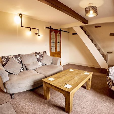 Tower View Villa Blackburn  Bagian luar foto