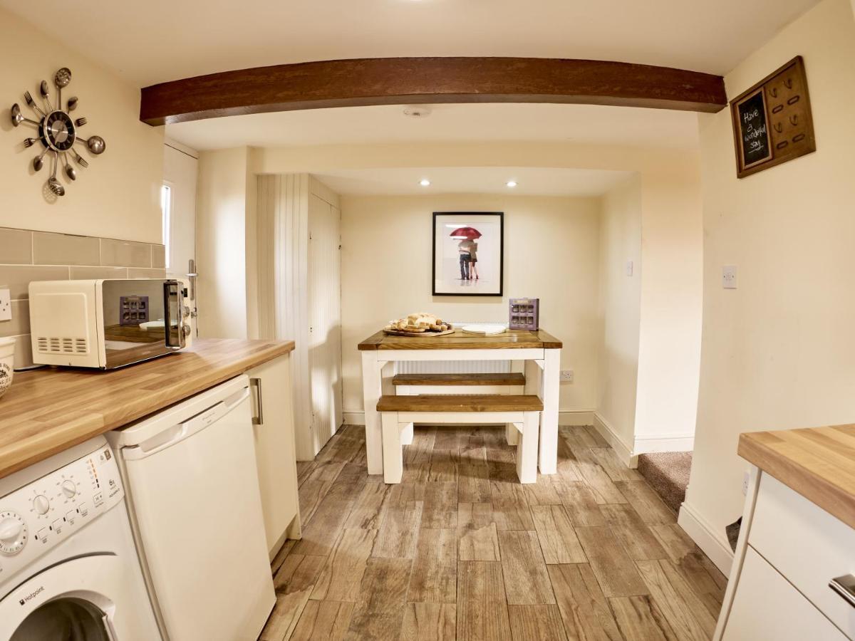 Tower View Villa Blackburn  Bagian luar foto